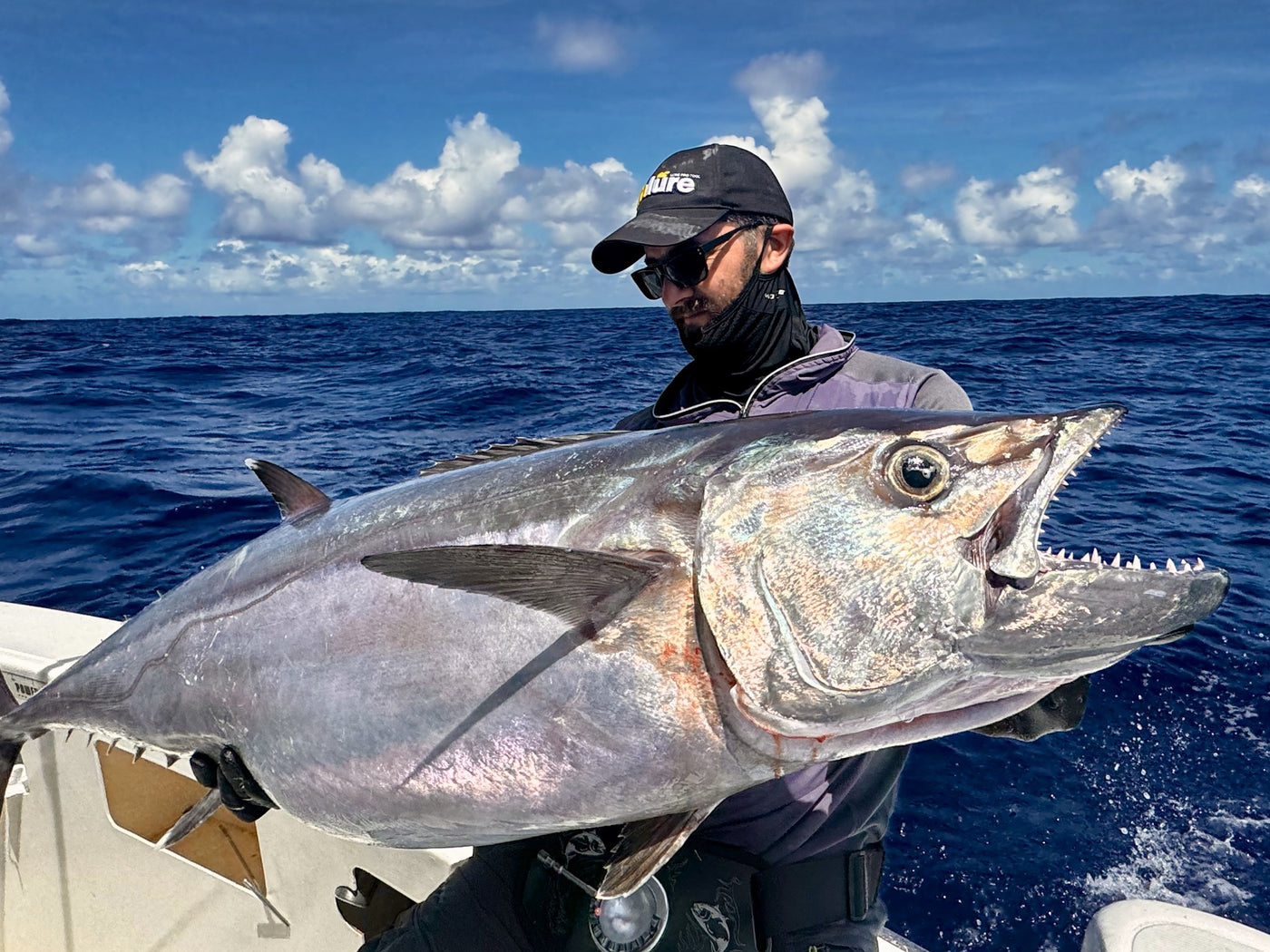 Dogtooth tuna fångad på fiskeresa med Outside Travels vid Rodrigues
