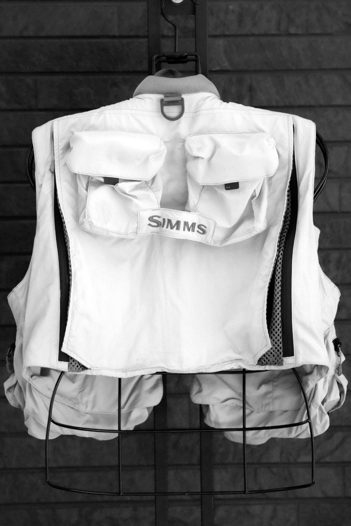 Simms Master Vest - Grey